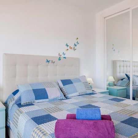 021 - Wonderful Beachfront Apartment With Stunning Sea Views Беналмадена Екстериор снимка