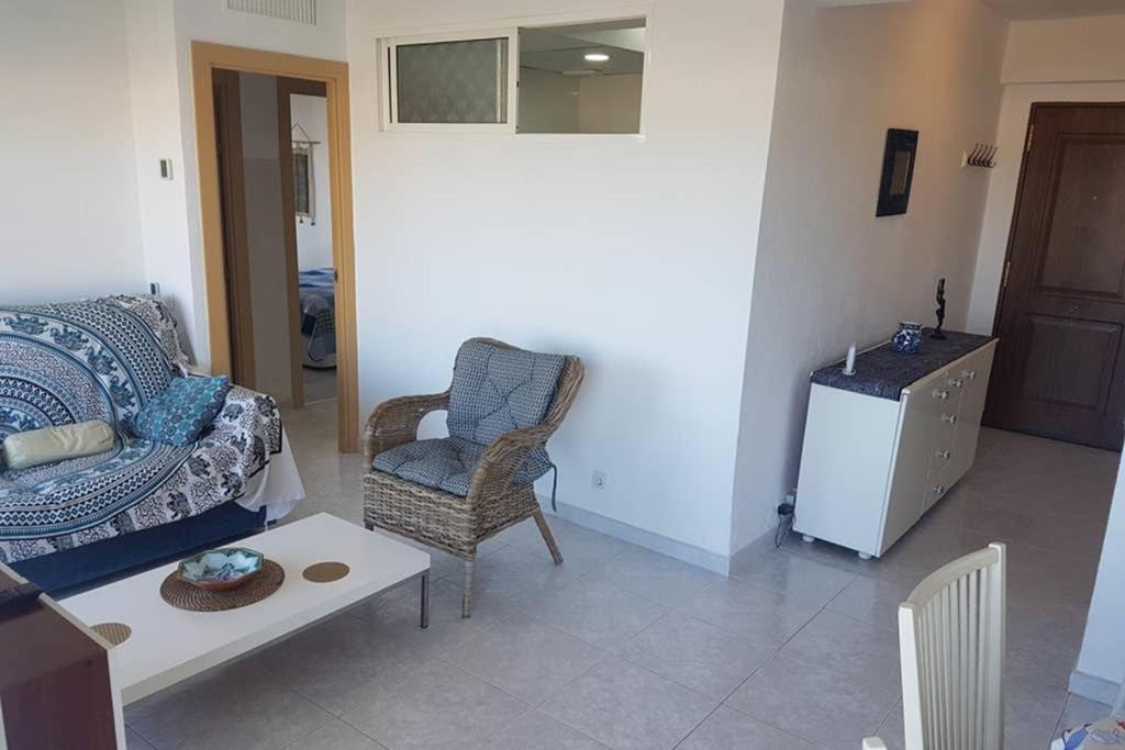 021 - Wonderful Beachfront Apartment With Stunning Sea Views Беналмадена Екстериор снимка