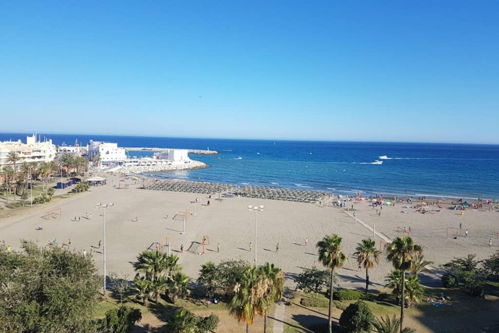021 - Wonderful Beachfront Apartment With Stunning Sea Views Беналмадена Екстериор снимка