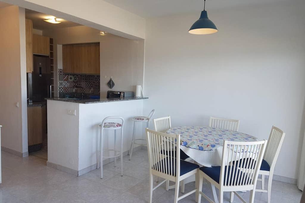 021 - Wonderful Beachfront Apartment With Stunning Sea Views Беналмадена Екстериор снимка