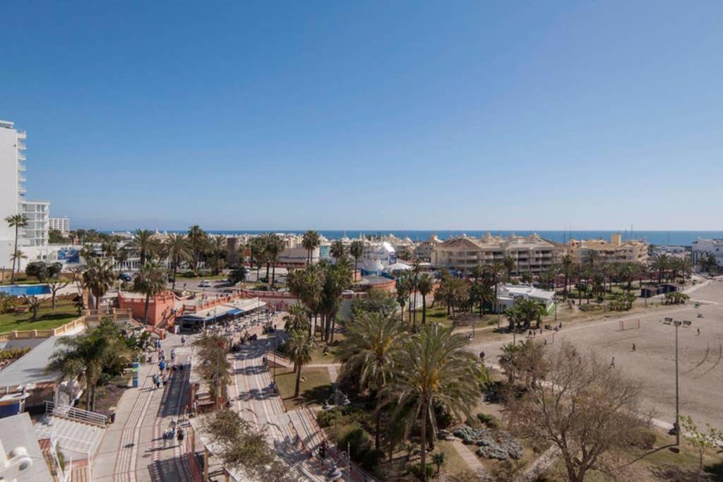 021 - Wonderful Beachfront Apartment With Stunning Sea Views Беналмадена Екстериор снимка