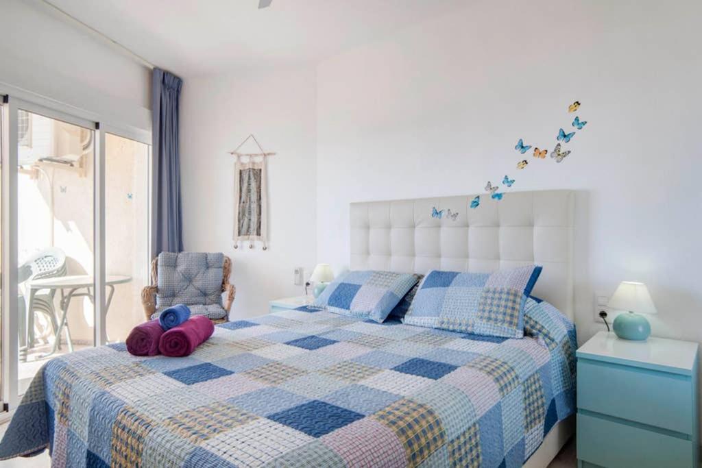 021 - Wonderful Beachfront Apartment With Stunning Sea Views Беналмадена Екстериор снимка
