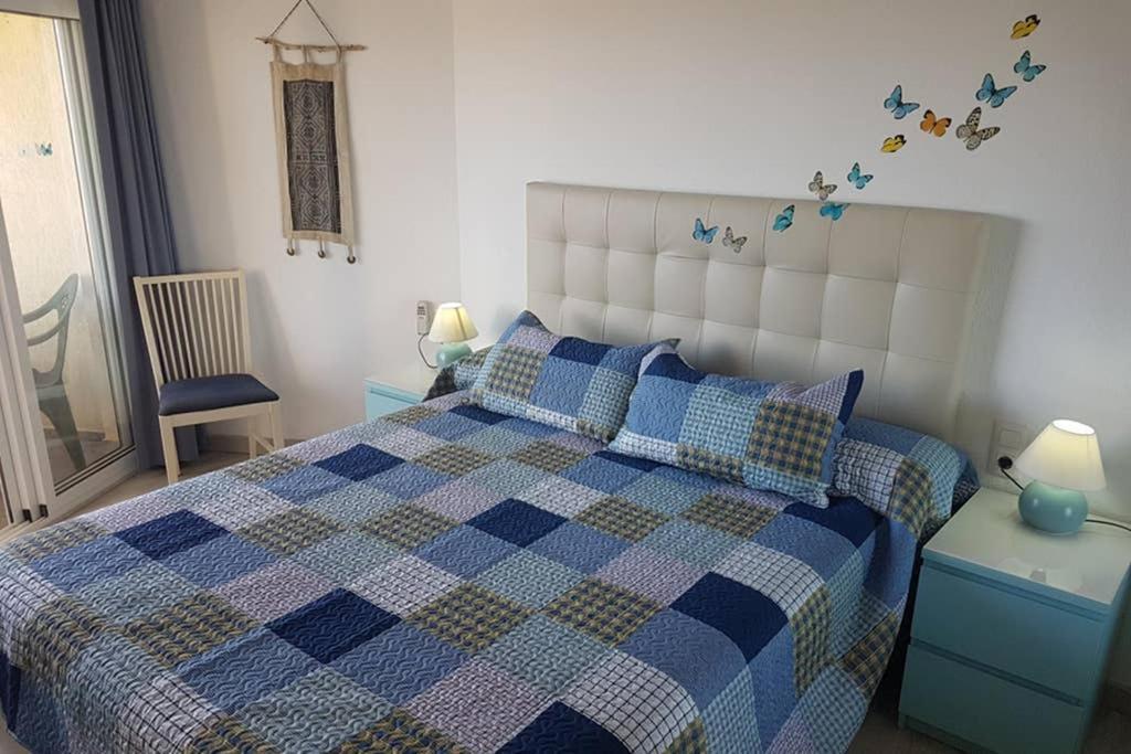021 - Wonderful Beachfront Apartment With Stunning Sea Views Беналмадена Екстериор снимка
