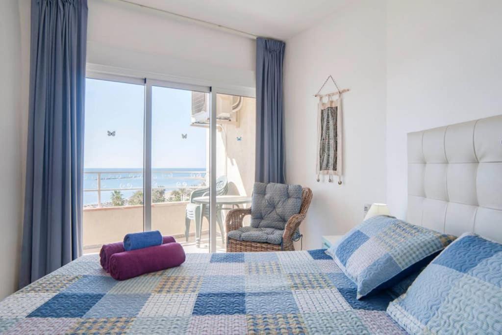 021 - Wonderful Beachfront Apartment With Stunning Sea Views Беналмадена Екстериор снимка
