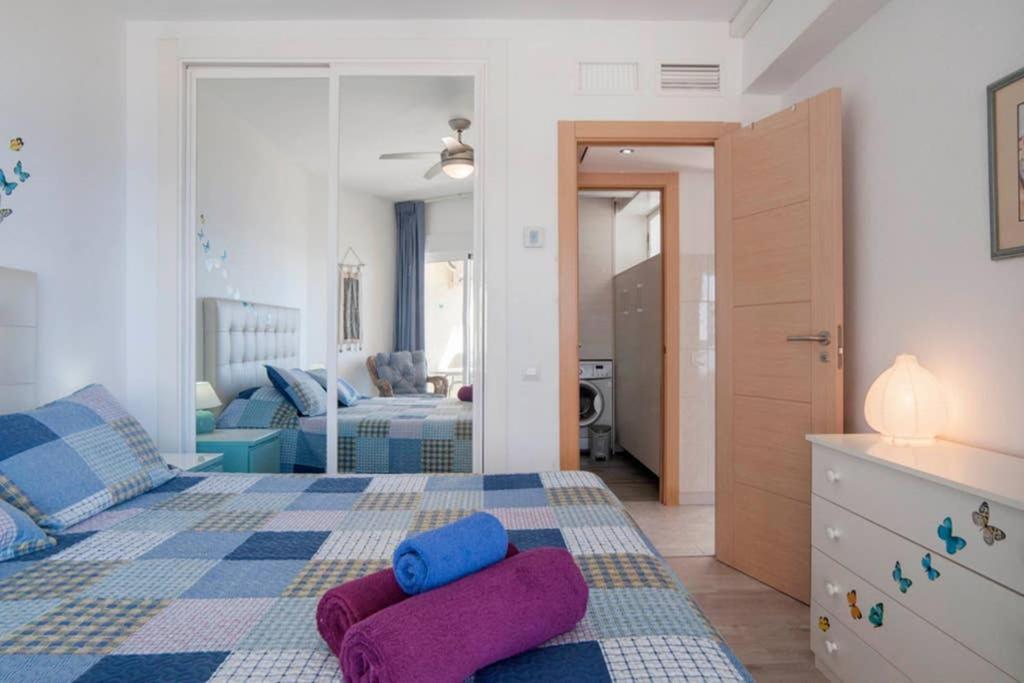 021 - Wonderful Beachfront Apartment With Stunning Sea Views Беналмадена Екстериор снимка