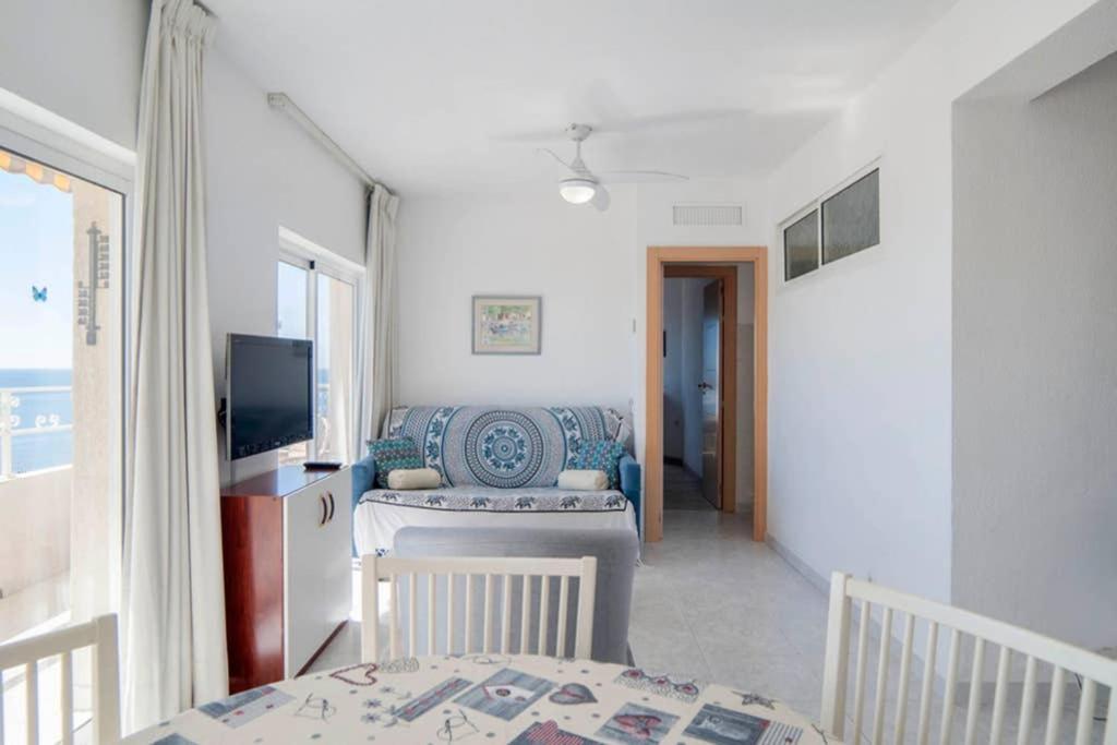 021 - Wonderful Beachfront Apartment With Stunning Sea Views Беналмадена Екстериор снимка